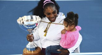 Máma šampionka! Serena ukončila hladovku, po třech letech má titul