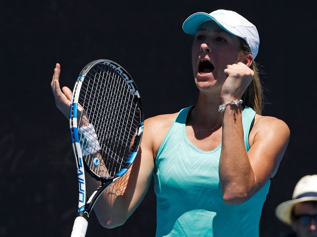 Česká tenistka Denisa Allertová se raduje z postupu do třetího kola Australian Open