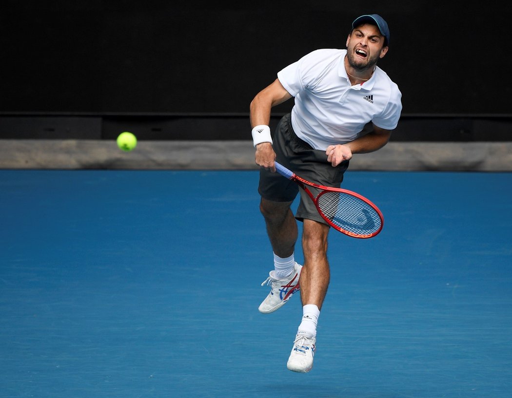 Ruský přízrak Aslan Karacev překvapuje svými výkony na Australian Open