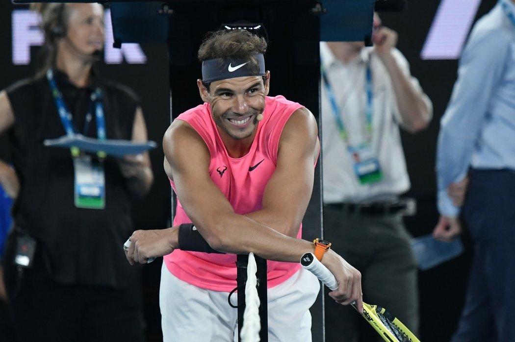 Rozesmátý Rafael Nadal na hvězdné exhibici v Melbourne