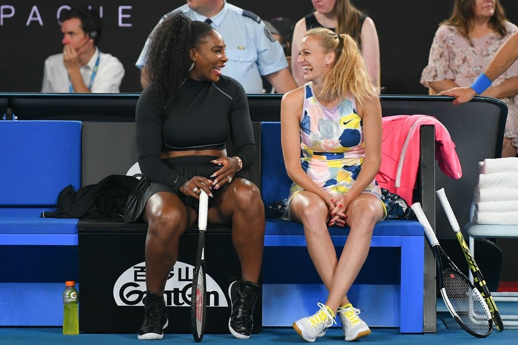 Serena Williamsová se od srdce zasmála s Češkou Petrou Kvitovou