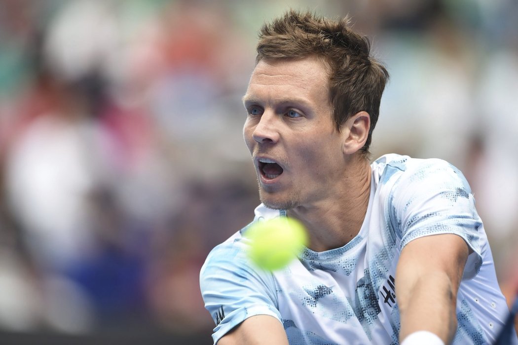 Tomáš Berdych ve čtvrtfinálovém zápase Australian Open proti Španělovi Rafaelovi Nadalovi