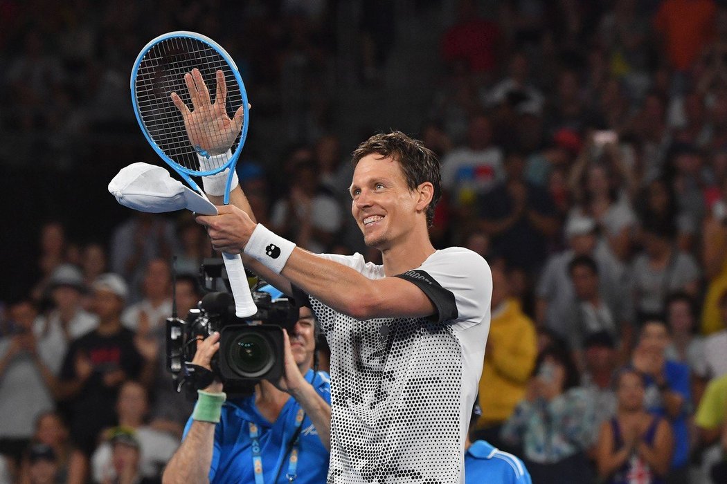 Tomáš Berdych poprvé na letošním Australian Open ztratil set, ale nakonec přes Argentince Diega Schwartzmana postoupil do osmifinále.