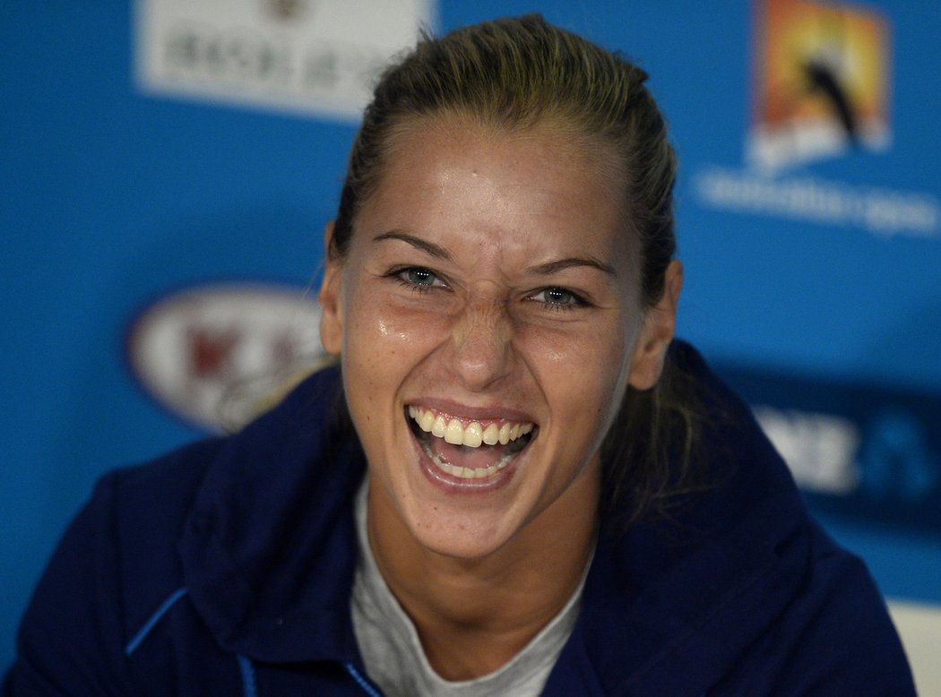 Slovenská tenistka Dominika Cibulková sice ve finále Australian Open prohrála, na tiskové konferenci už se ale na novináře smála. Dosáhla skvělého výsledku.