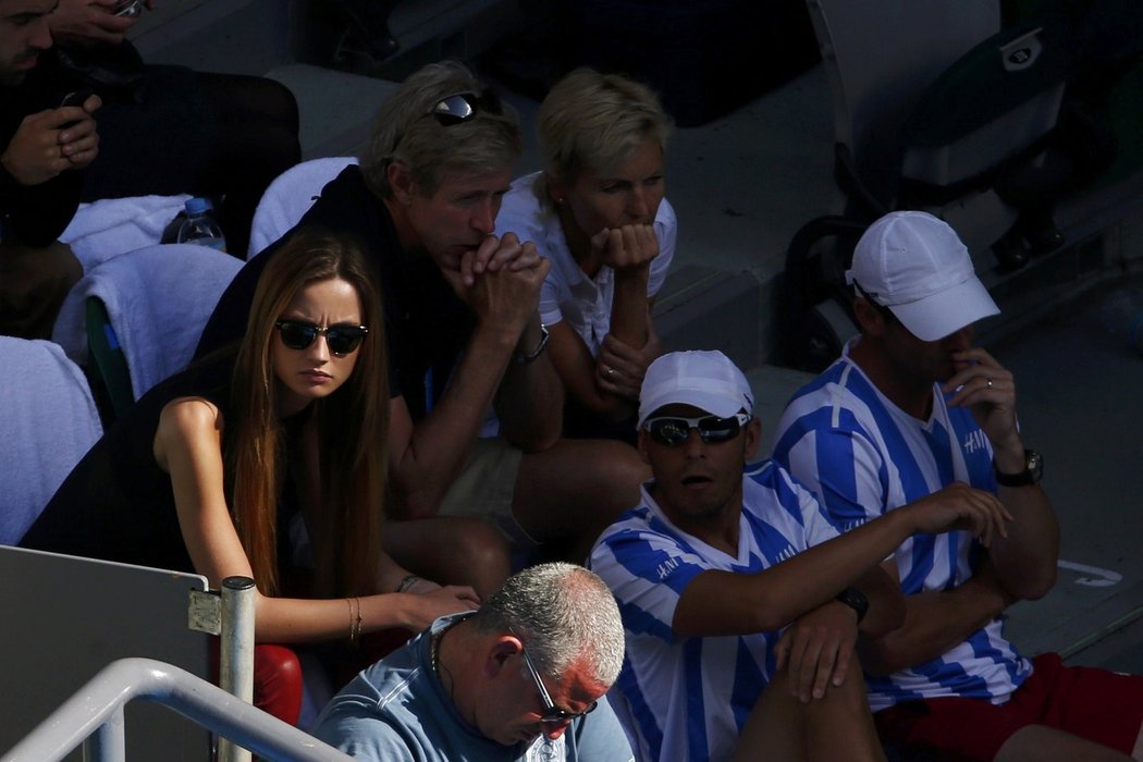 Berdychová přítelkyně Ester Sátorová a rodiče českého tenisty sledují čtvrtfinále Australian Open