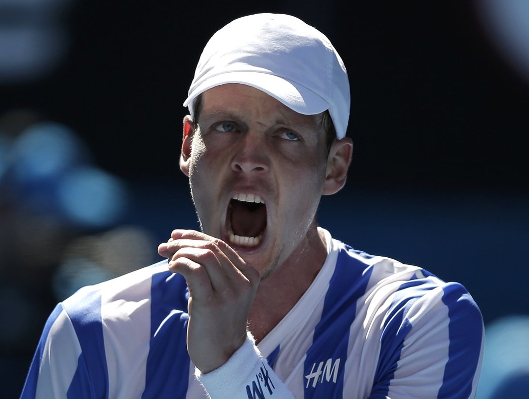 Tomáš Berdych se raduje z bodu ve čtvrtfinále Australian Open proti Davidu Ferrerovi