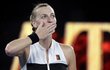 Petra Kvitová zdraví fanoušky po svém čtvrtfinálovém vítězství na Australian Open