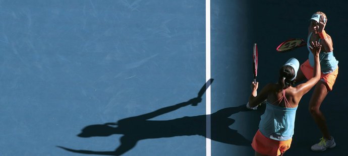 Dění okolo bývalé spoluhráčky Andrey Sestini Hlaváčkové činovníky WTA znepokojuje.