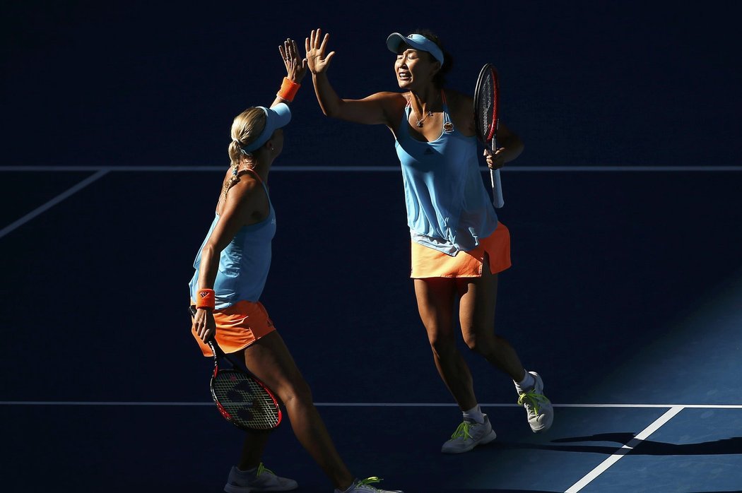 Andrea Hlaváčková s Pcheng Šuaj hrála na Australian Open. Ani ona příliš nevěří tomu, že je její bývalá parťačka v pořádku.