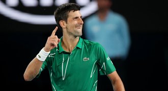 Djokovič porazil Federera a je opět ve finále Australian Open. Bartyová končí