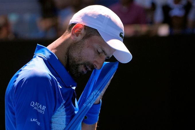 Ostuda, to nemělo úroveň. Vybučený Djokovič: Chcete mi vůbec rozumět? Ostuda, to nemělo úroveň. Vybučený Djokovič: Chcete mi vůbec rozumět?