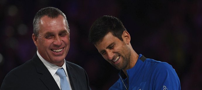Ivan Lendl a Novak Djokovič po finále Australian Open, ve kterém Srb porazil Rafaela Nadala a získal svůj 15. grandslamový titul v kariéře