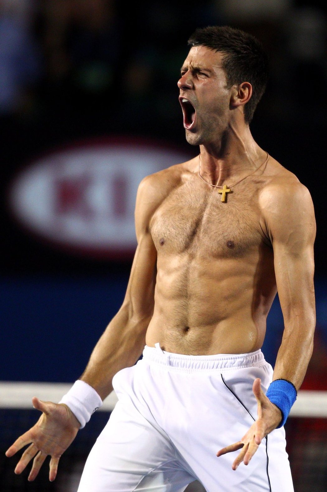 Obrovská euforie se vlila do tvéře i těla šampiona Australian Open Novaka Djokoviče