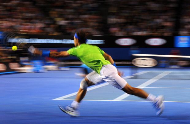 Nadal stále bojuje se zraněnými koleny Nadal stále bojuje se zraněnými koleny