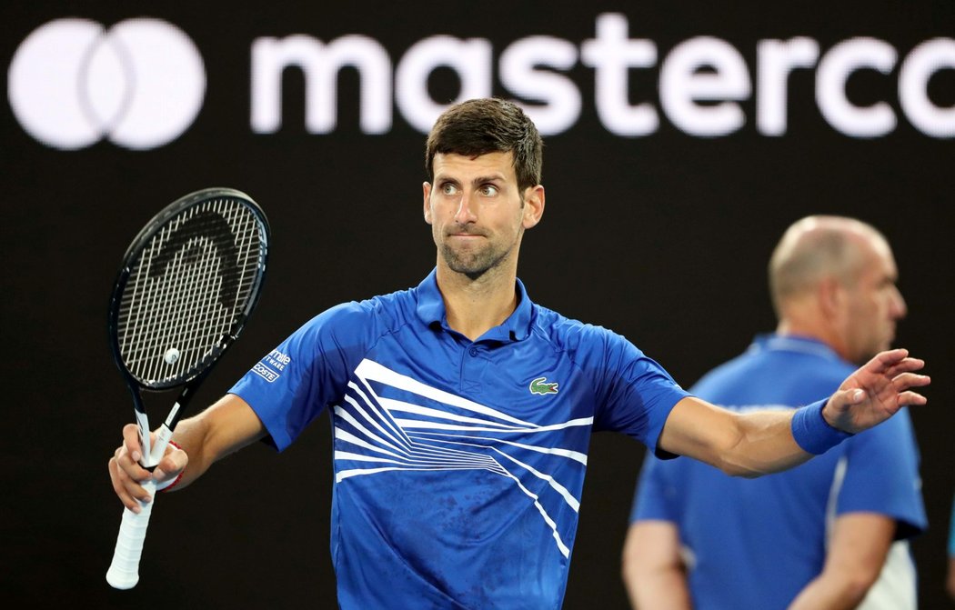 Novak Djokovič během vítězného čtvrtfinále nad Japoncem Keiem Nišikorim
