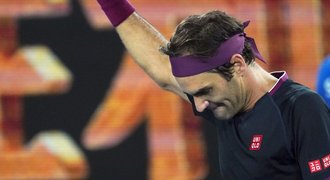 Bitva krále. Federer dřel přes čtyři hodiny, vyčerpaný se klaněl soupeři