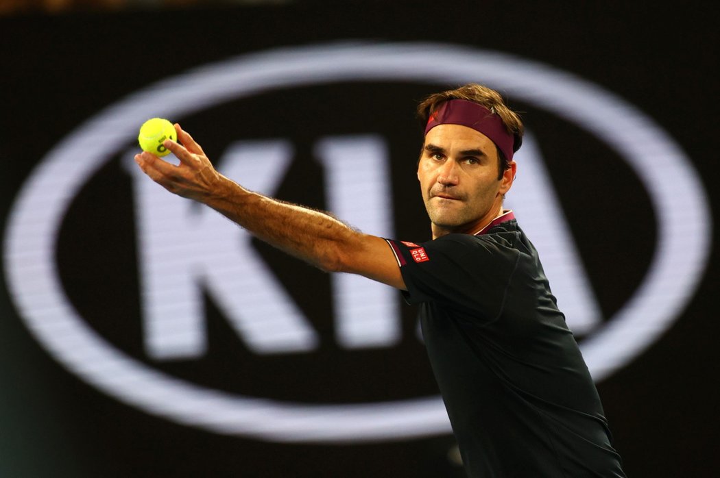 Legendární švýcarský tenista Roger Federer během velké a úspěšné bitvy s domácím Johem Millmanem na Australian Open