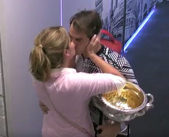 Roger a Mirka Federerovi: Polibek pro vítěze Australian Open.