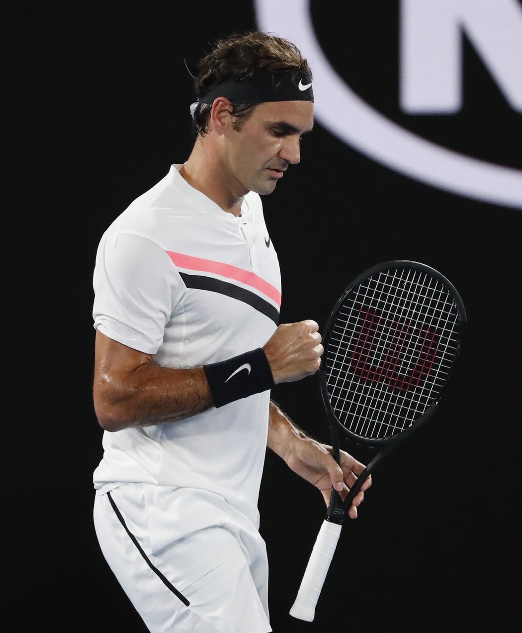 Roger Federer slaví další vítězný game