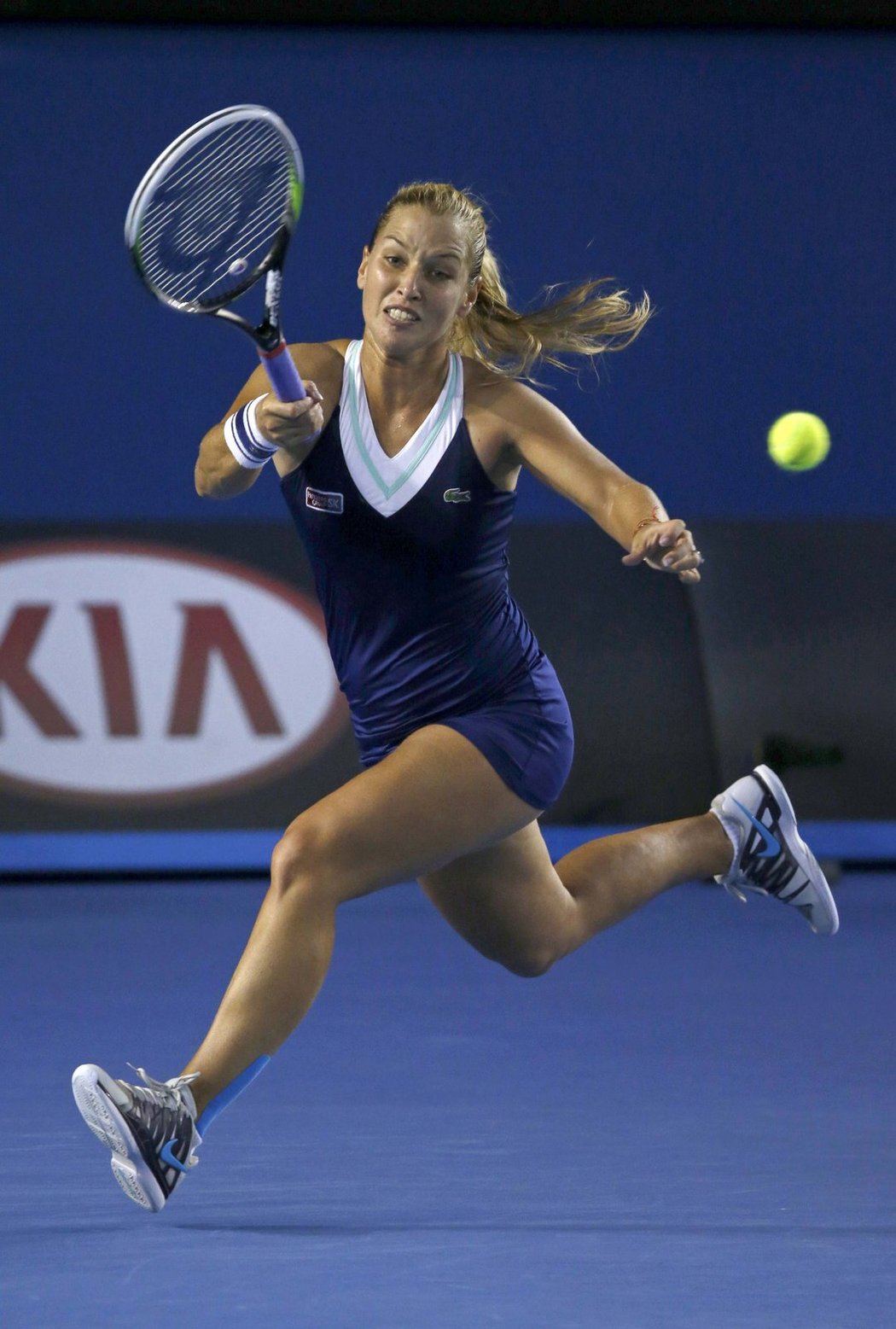 Dominika Cibulková své tažení turnajem Australian Open do vítězného konce nedotáhla, s Li Na prohrála 0:2 na sety