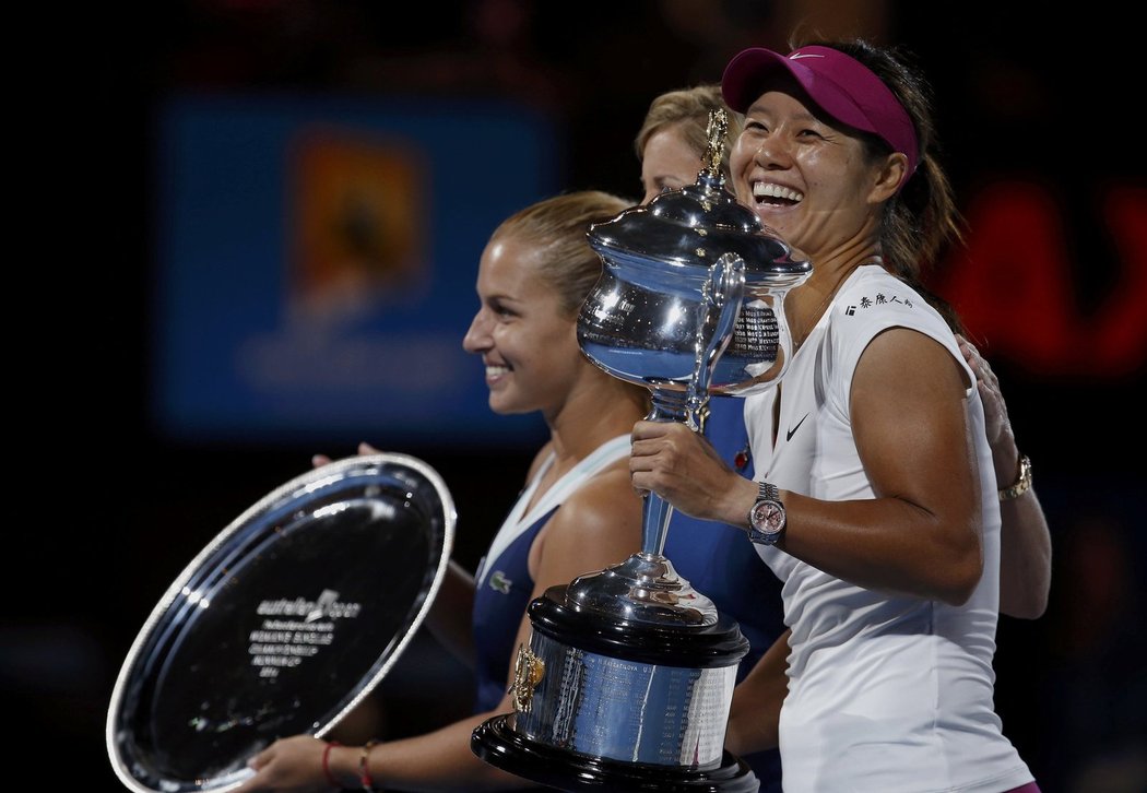 Aktérky finále ženské dvouhry na Australian Open, vítězná Číňanka Li Na a poražená Dominika Cibulková ze Slovenska
