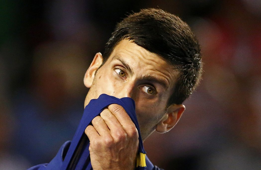 I mistr tesař se někdy utne. Novak Djokovič předvedl ve finále Australian Open i dvojchybu