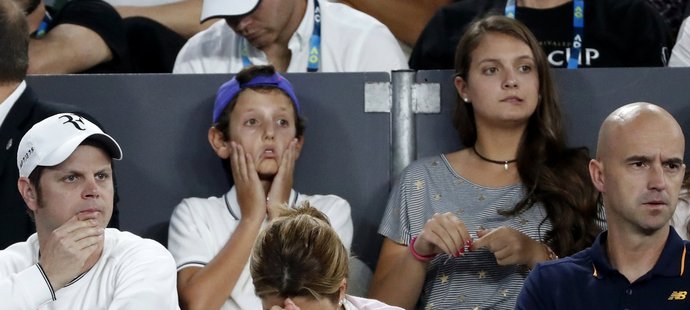 Finále Australian Open nabídlo nervydrásající zvraty. Takhle je prožívala Federerova manželka Mirka.