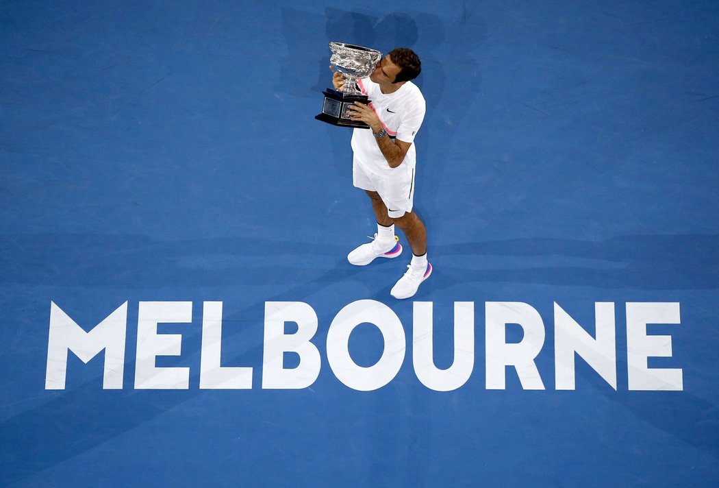 Roger Federer pošesté ovládl Austalian Open a celkem získal už dvacátý grandslamový triumf