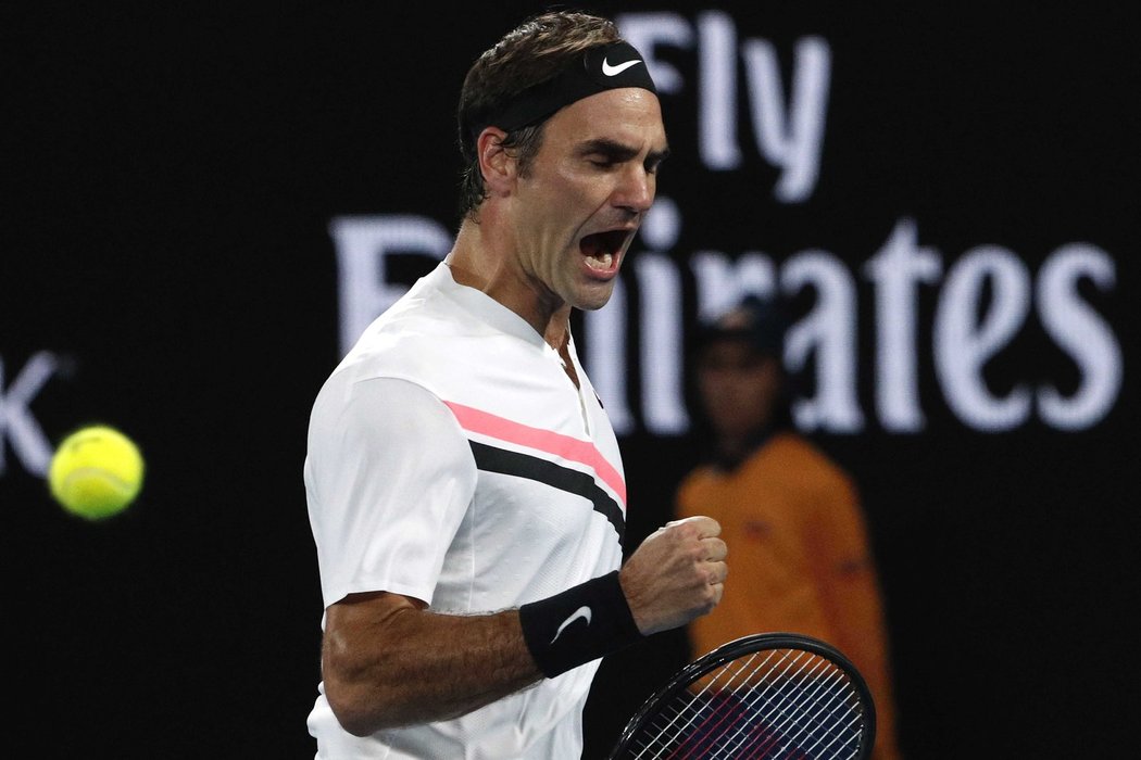 Roger Federer se hecuje ve finále Australian Open proti Marinu Čiličovi