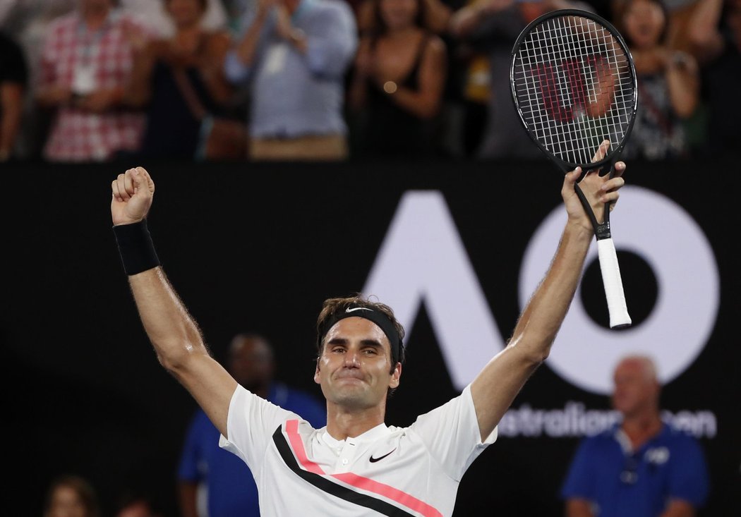 Roger Federer slaví svůj triumf ve finále Australian Open