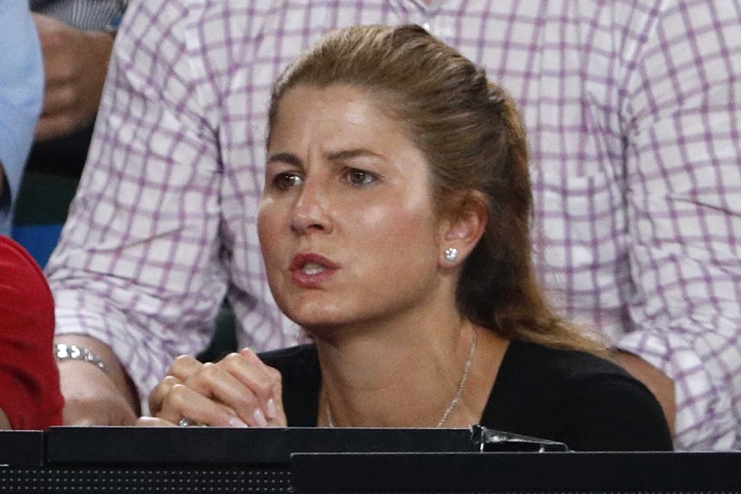 Mirka Federerová si ve finále Australian Open zažila i nervózní okamžiky, kdy její manžel ztrácel