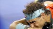 Rafael Nadal a jeho bolestí zkřivený obličej ve finále Australian Open