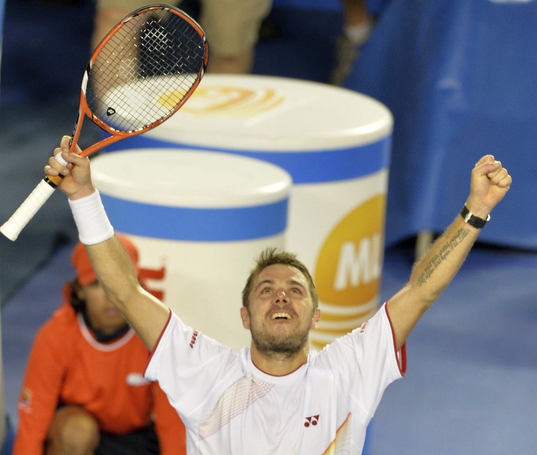 Je to tam! Stanislas Wawrinka se raduje po výhře ve finále Australian Open proti Nadalovi