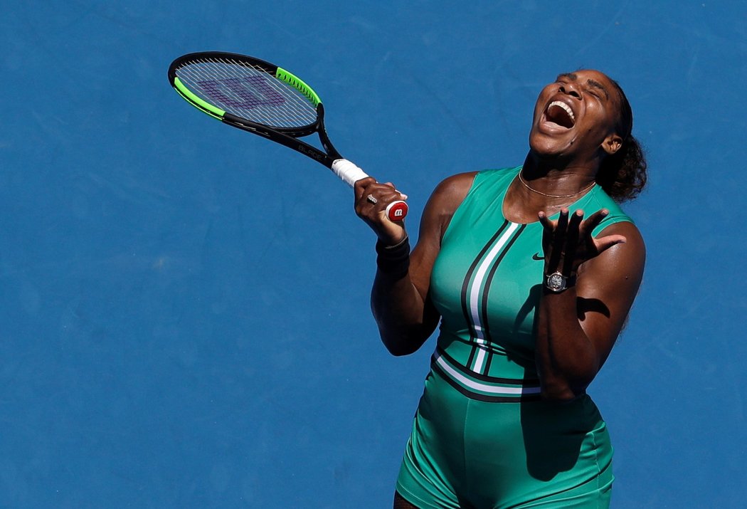 Serena Williamsová dávala v utkání proti Karolíně Plíškové často najevo své emoce