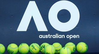 Australian Open začne až v únoru. Jen pět hodin mimo pokoj denně!