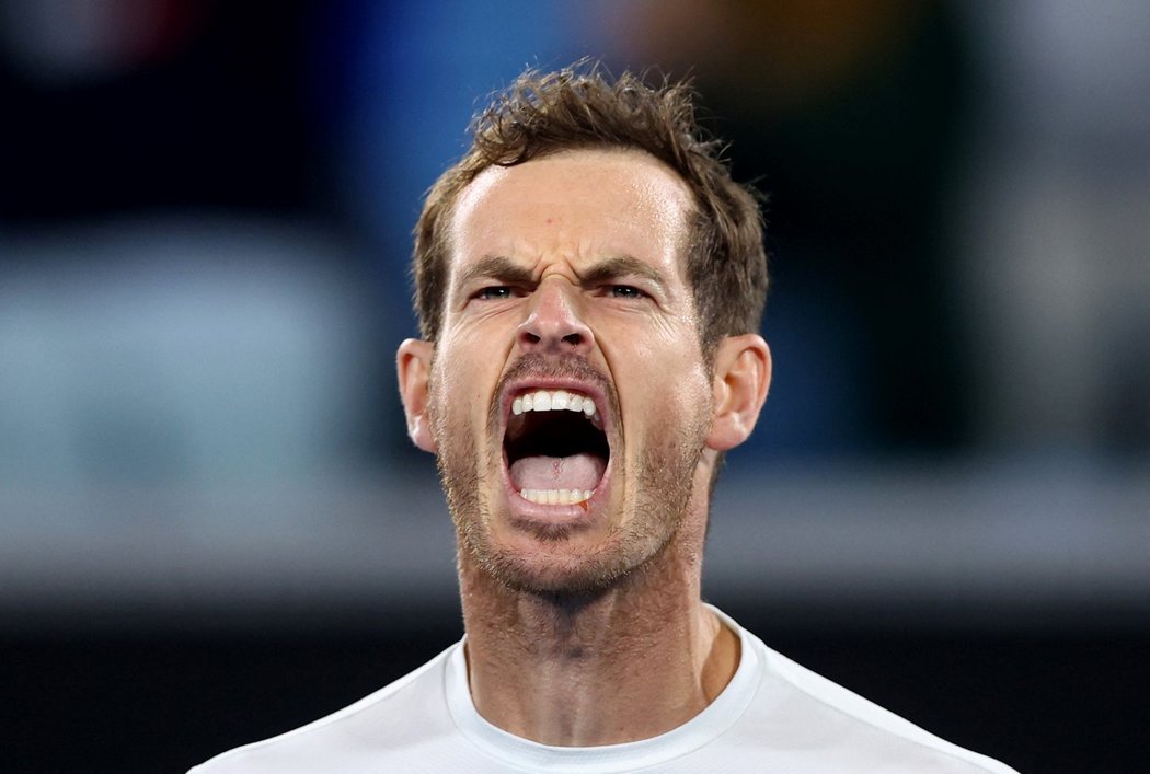Andy Murray ve 2. kole Australian Open v nejdelším zápase kariéry po téměř šesti hodinách porazil Thanasiho Kokkinakise