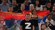 Na čtvrtfinálovém utkání Novaka Djokoviče se objevil i fanoušek s černým trikem a velkým bílým písmenem „Z“…
