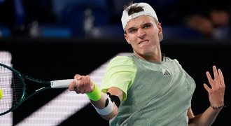 Australian Open: Menšík padl po boji, končí i Lehečka. Slaví jen Nosková