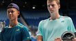 Junior Jan Kumstát (vpravo) prohrál finále na Australian Open