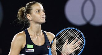 Plíšková udolala Strýcovou, postoupil také Berdych. Djokovič dohrál