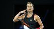 Barbora Strýcová v osmifinále Australian Open proti Karolíně Plíškové