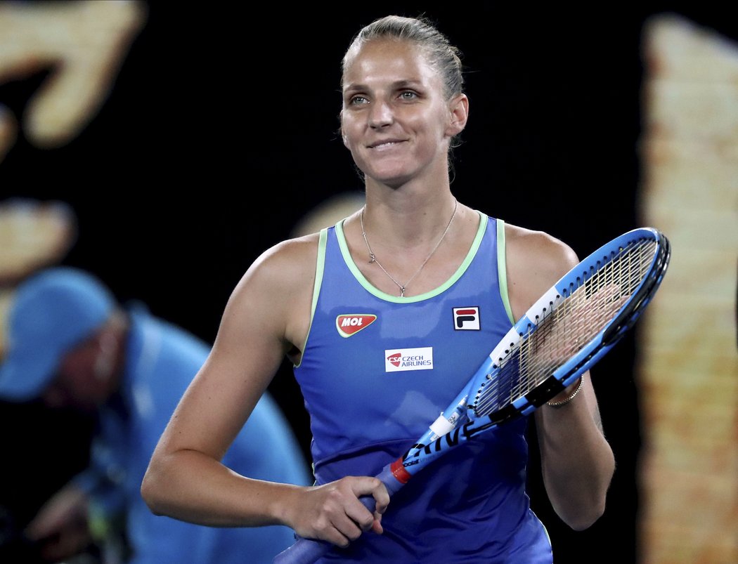 Světová tenisová dvojka Karolína Plíšková na Australian Open porazila Němku Lauru Siegemundovou dvakrát 6:3 a je ve třetím kole úvodního grandslamu sezony.