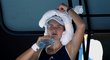 Vyčerpaná Barbora Krejčíková ve čtvrtfinále tenisového Australian Open