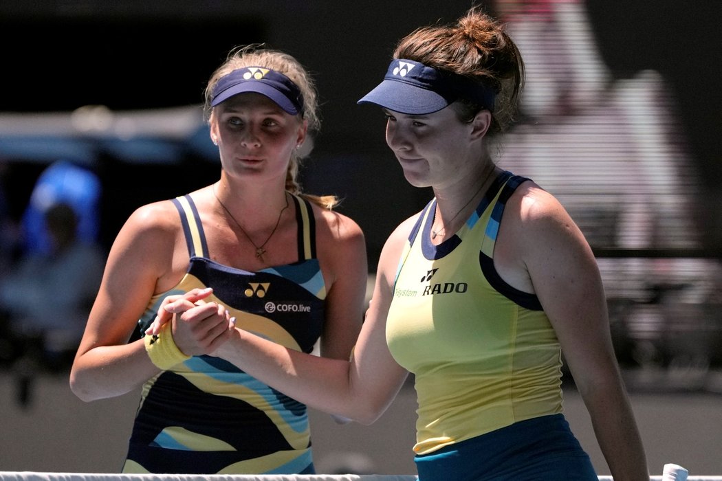 Linda Nosková (vpravo) po prohře ve čtvrtfinále
