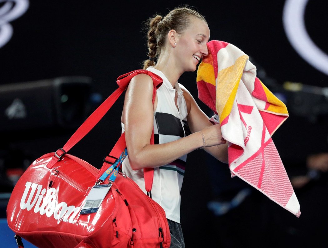 Česká tenistka Petra Kvitová odchází z kurtu po semifinálové výhře nad Danielle Collinsovou