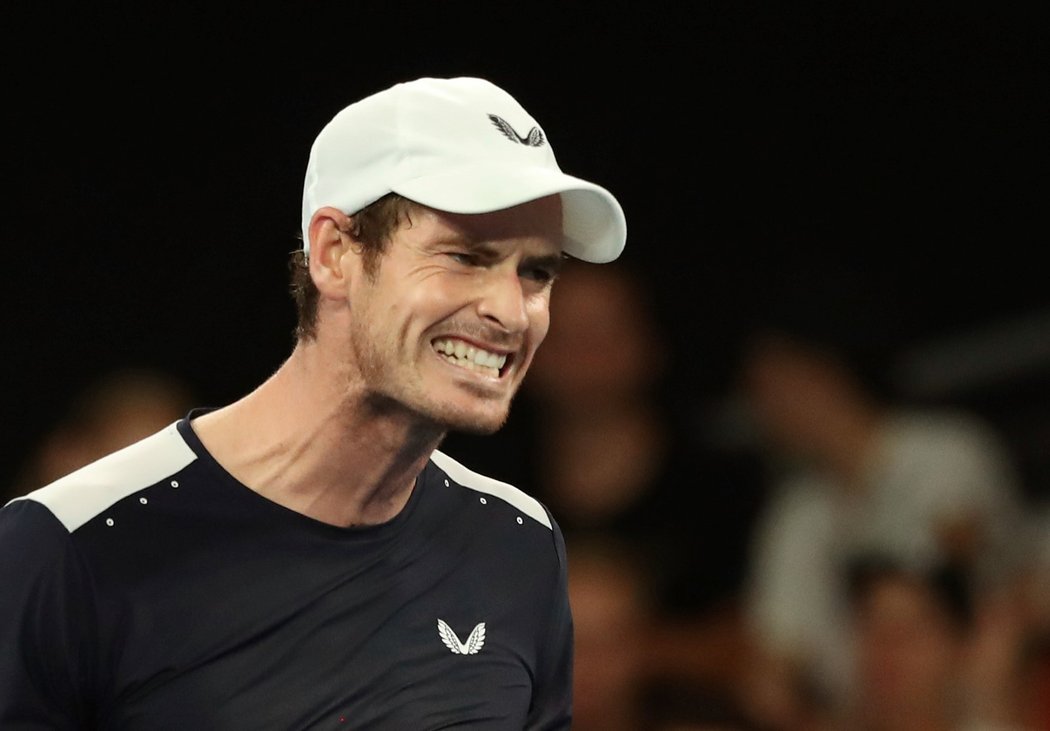 Andy Murray se povzbuzuje během utkání v prvním kole tenisového Australian Open