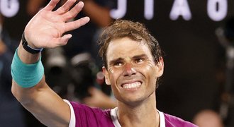 Král Rafa na metě 21. Nepodceňujte velké šampiony, gratuloval Federer