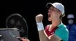 Kanadský tenista Denis Shapovalov během čtvrtfinále Australian Open proti Rafaelu Nadalovi