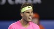 Rafael Nadal se povzbuzuje v utkání druhého kola Australian Open proti Američanovi Smyczkovi