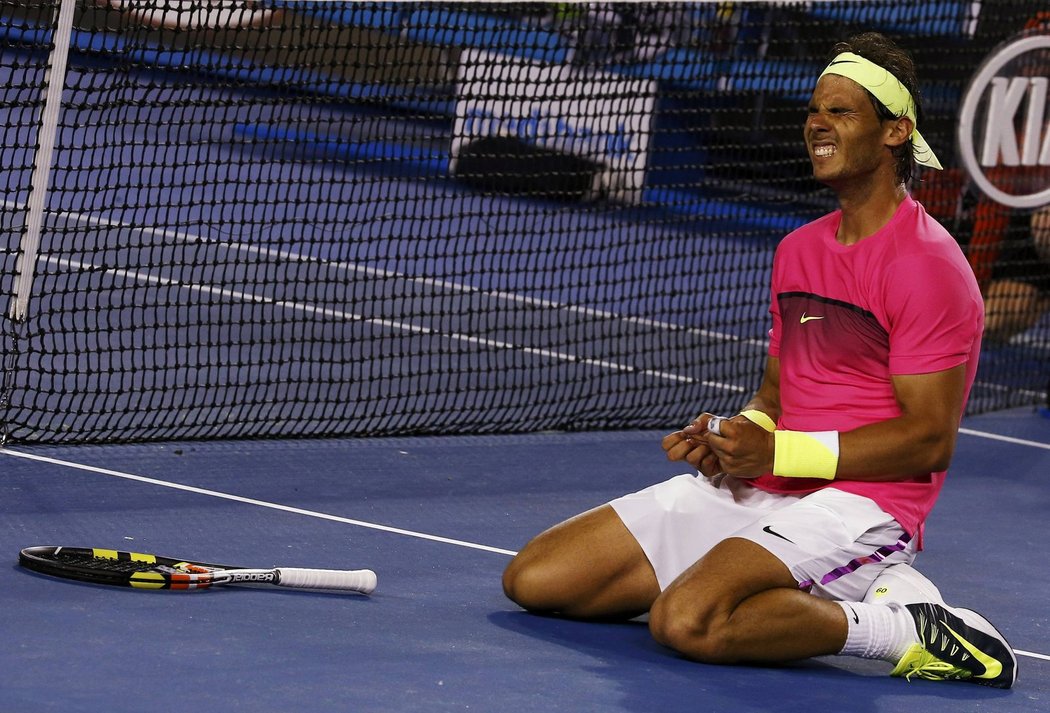 Šťastný a vyčerpaný. Rafael Nadal se na postup ve druhém kole Australian Open pořádně nadřel